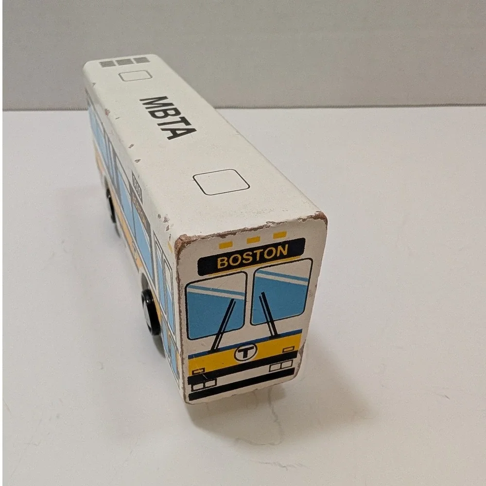 MBTA Boston Wooden Bus Toy White Blue Yellow Massachusetts Transit Maxim Ent‎